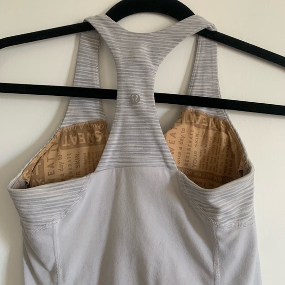 Lululemon Athletica Grey /White Striped Built in Bra Racerback Tank Top size 4 - Picture 5 of 8